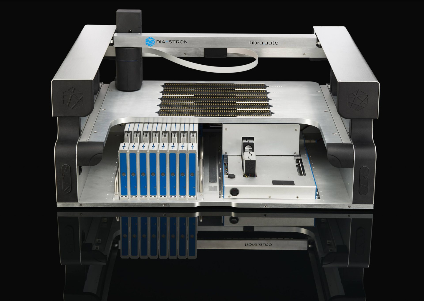 引張試験機LEX820本体